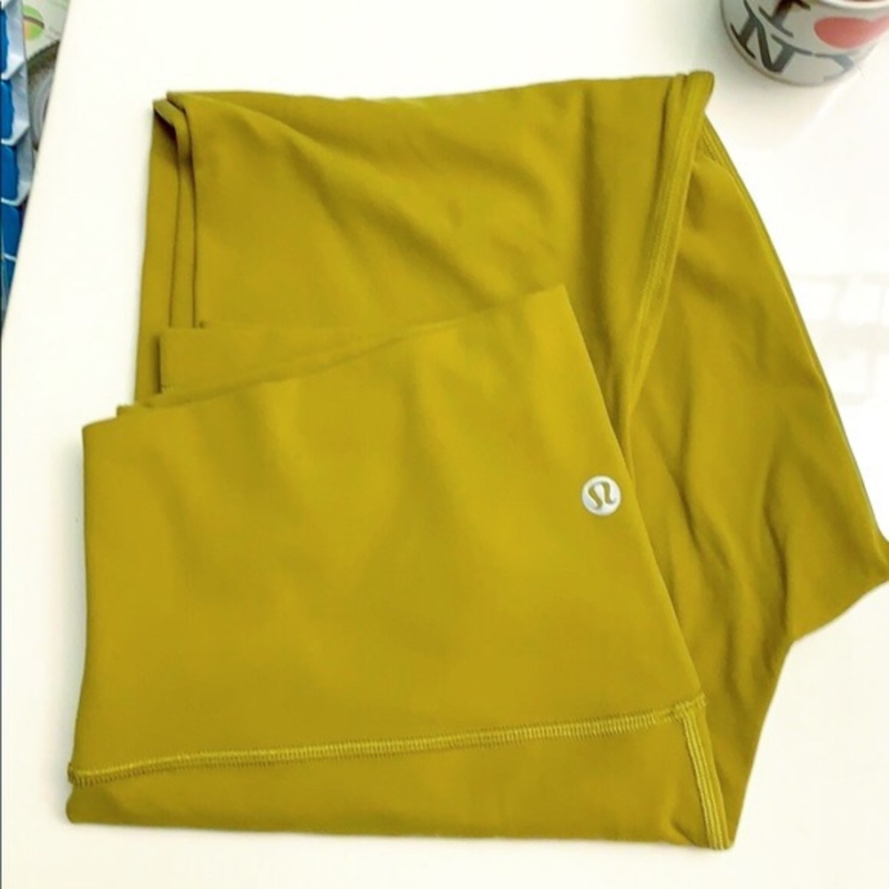 NWOT Lululemon Cropped Leggings